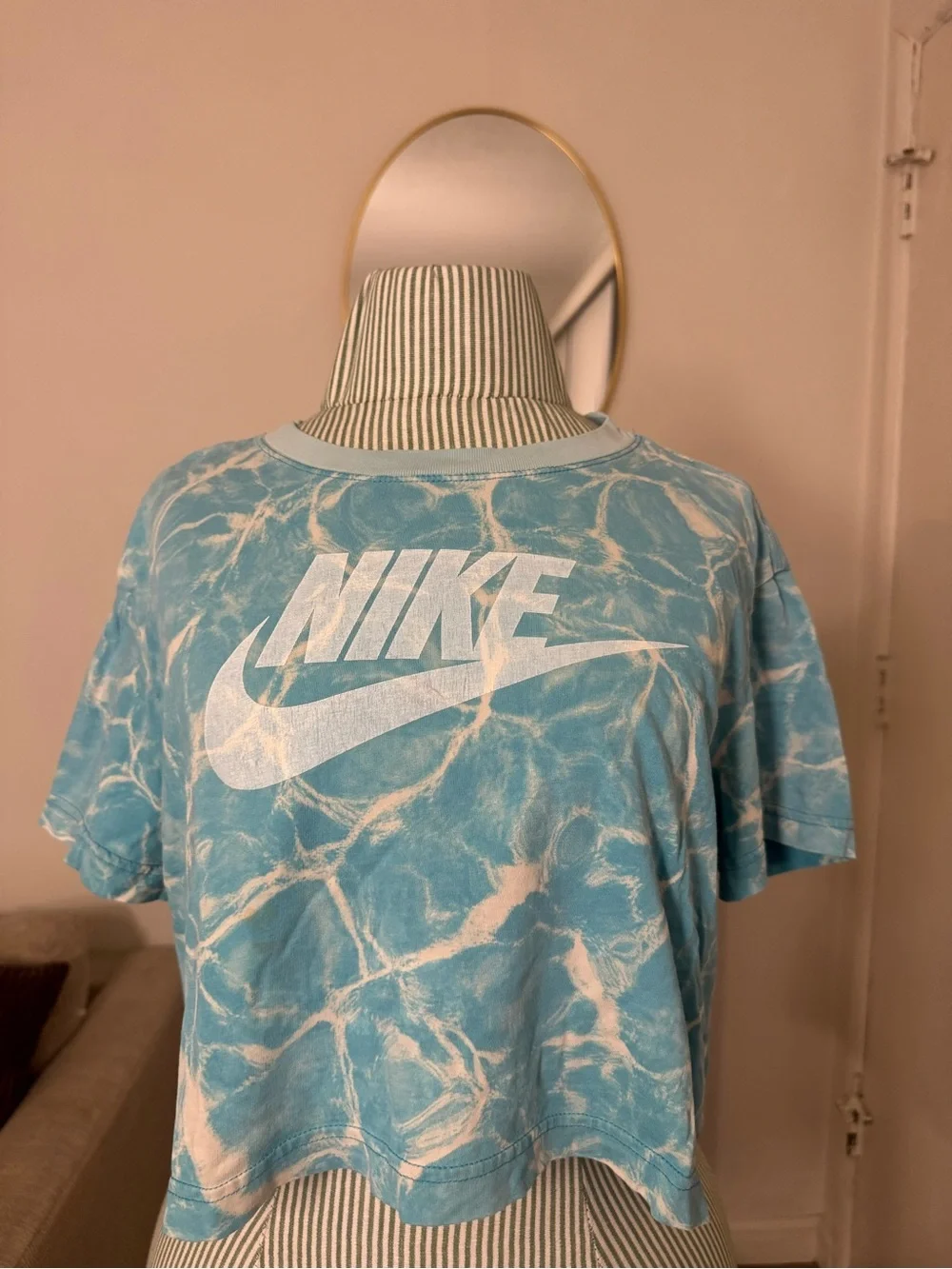Nike Blue Water Print Cropped Graphic Tee Size Small